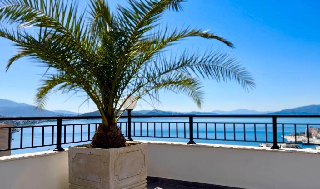 Appartement Teuta- Luxury Penthouse 200M2 à Saranda Extérieur photo